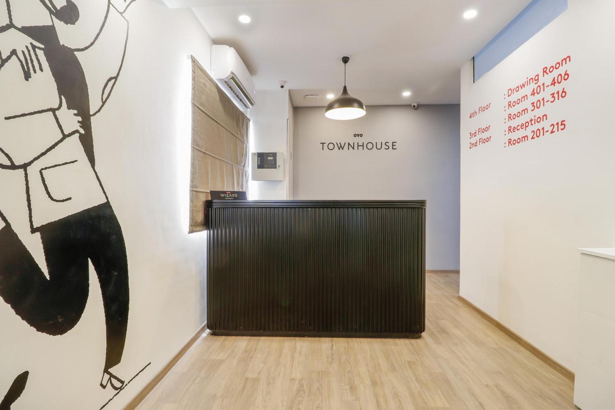 Super Townhouse The Landmark Индаур Экстерьер фото
